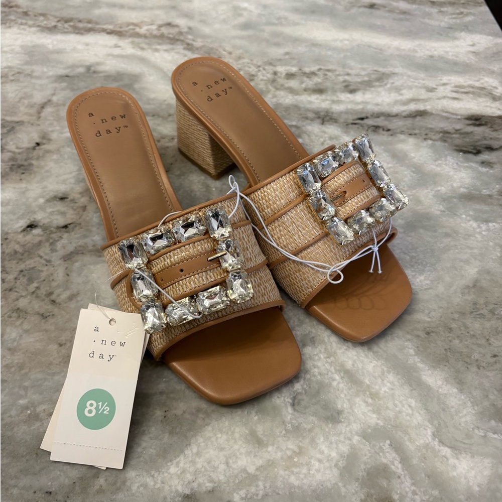 NEW A New Day Women's Kathleen Raffia Buckle Block Heels Size 8.5 Beige Glam